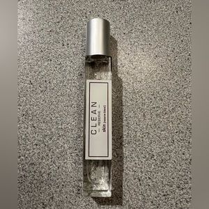 Almost new! Reserve Clean skin perfume